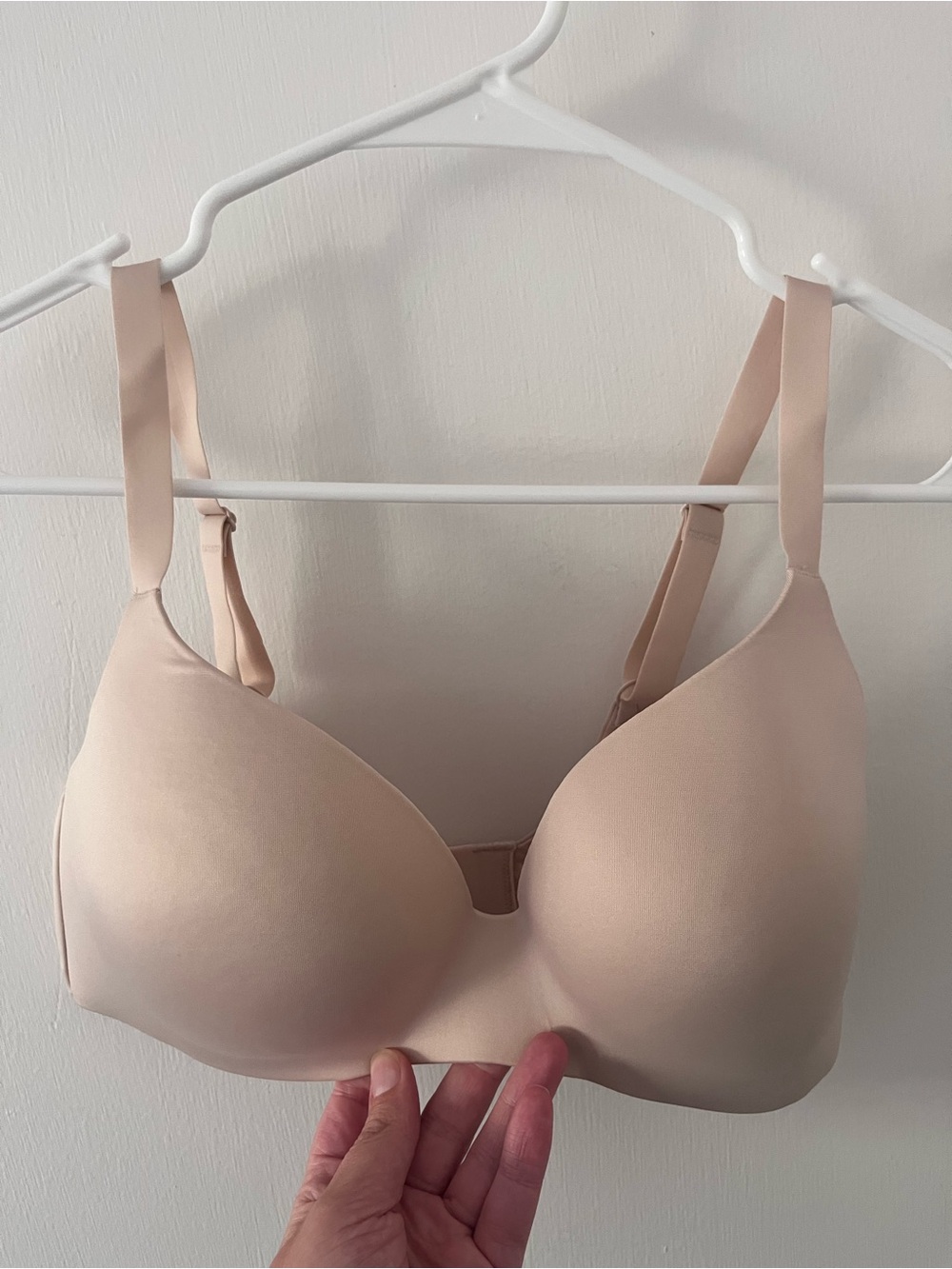Uniqlo Wireless Bra Molded Cup Cream Nude 34C 34D 34DD 36C 36D 36DD